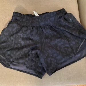 Camo hotty hot short, 4"
